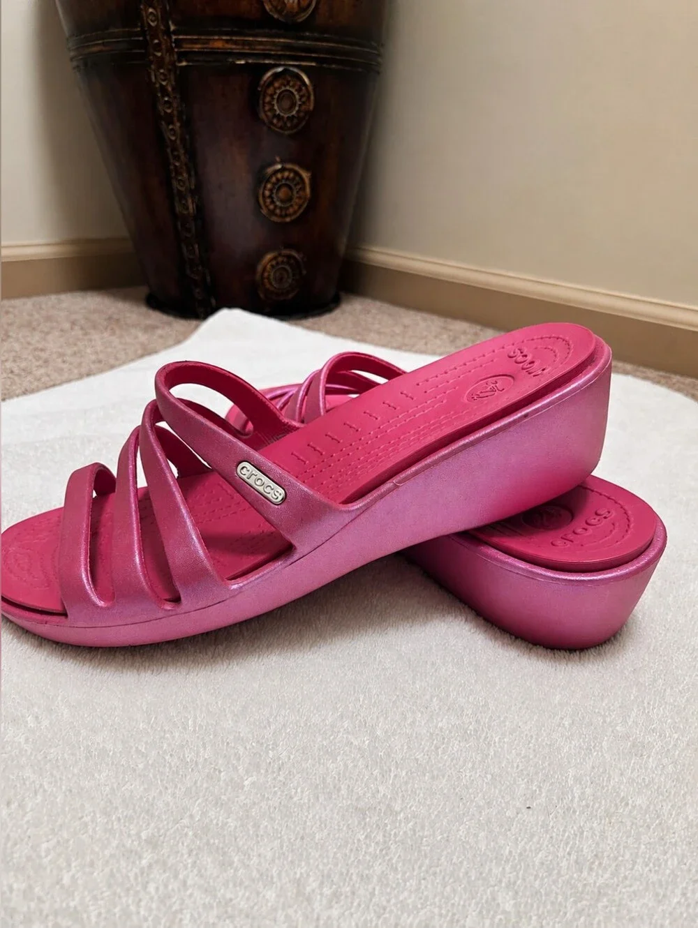 CROCS comfortable wedge
